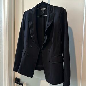 Like New White House Black Market Black Long Sleeve Ruffle Blazer Jacket Size 2